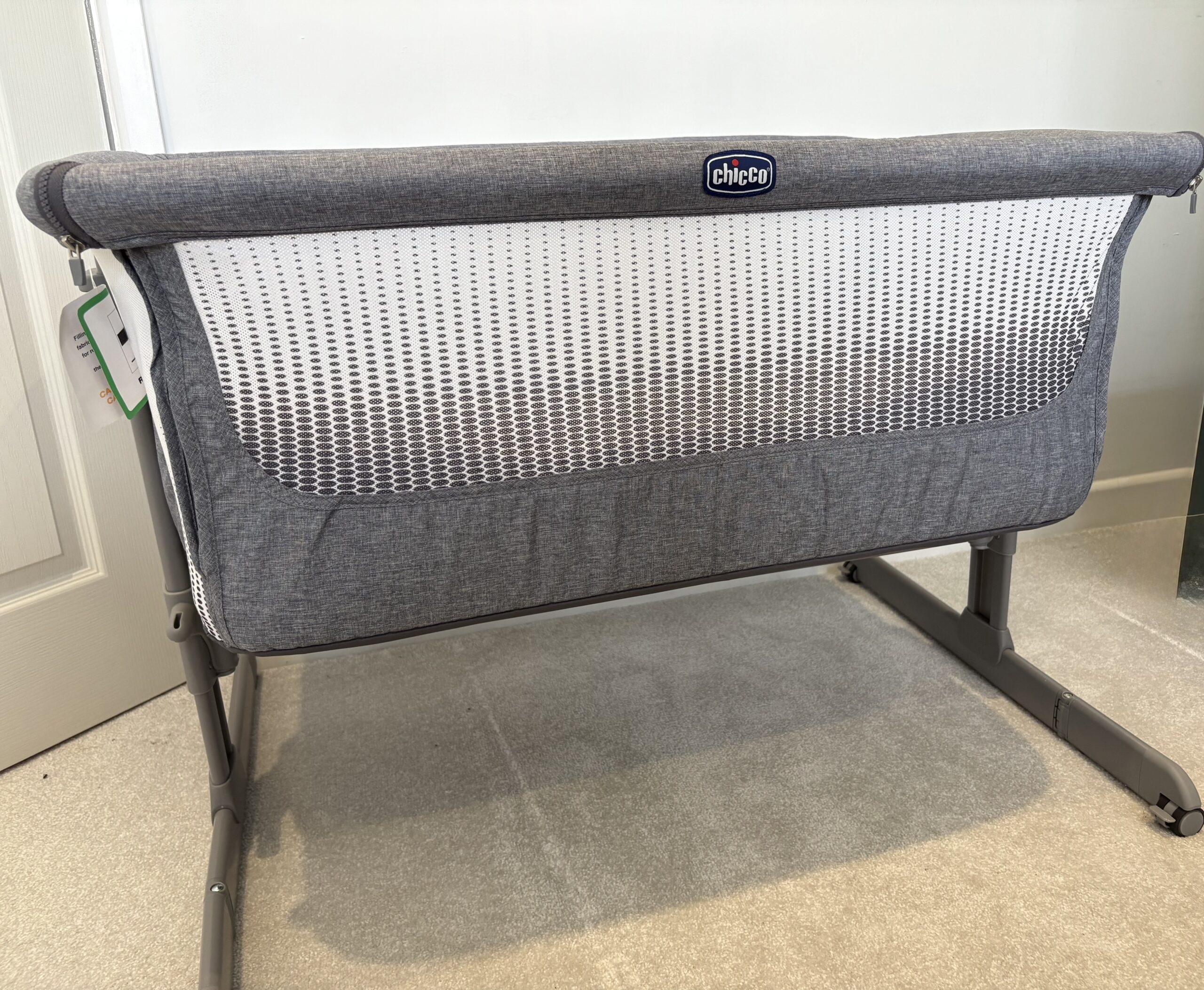 Chicco Next2Me Bedside Crib - Image 4