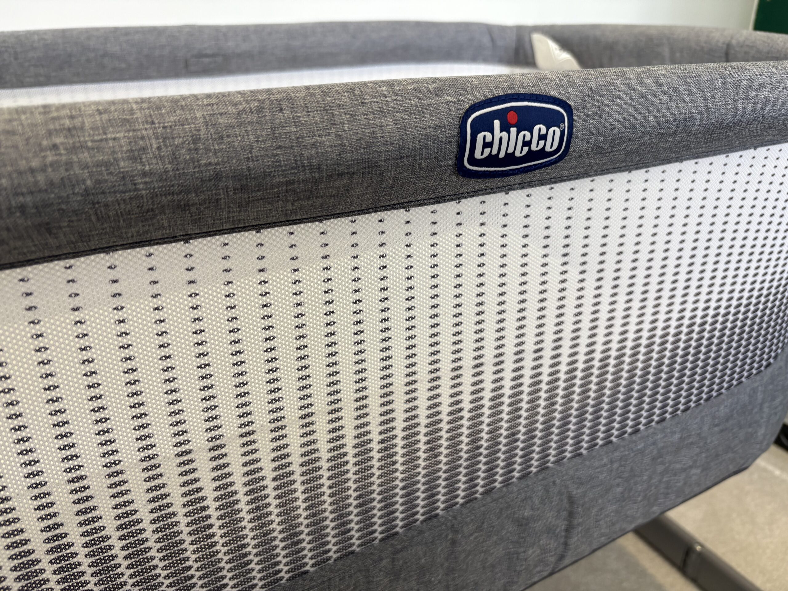 Chicco Next2Me Bedside Crib